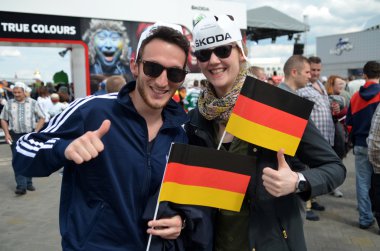 Minsk, Beyaz Rusya - Mayıs, 2014: insanlar 2014 IIHF Dünya Şampiyonası'nda da hokey takımlarını desteklemek.