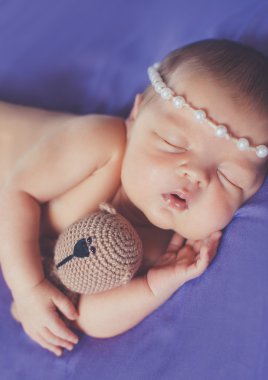 Yakın-kadar uyuyan bir bebek portresi