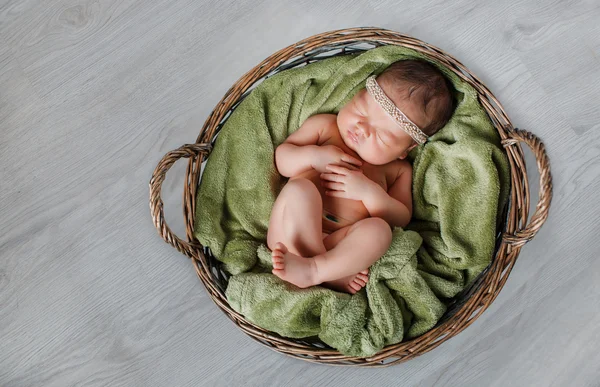 Yakın-kadar uyuyan bir bebek portresi — Stok fotoğraf