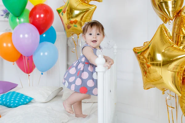 Bebê feliz em seu primeiro aniversário — Fotografia de Stock