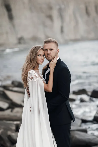 Modeporträt eines Brautpaares, Hochzeitspaar — Stockfoto