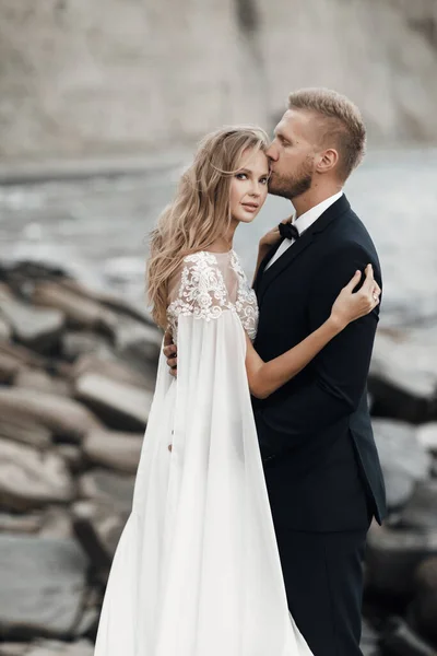 Modeporträt eines Brautpaares, Hochzeitspaar — Stockfoto