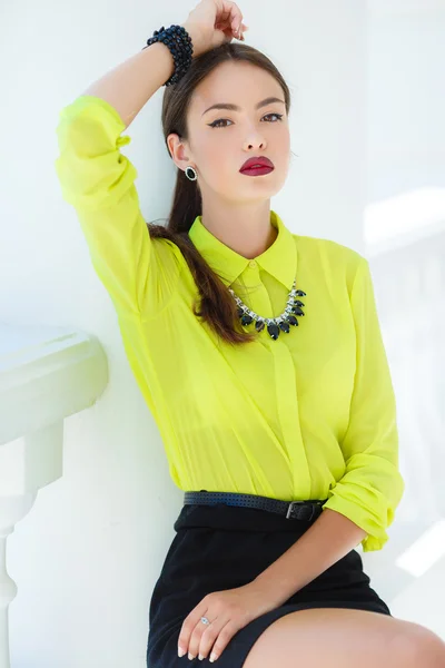 Closeup portrait of a happy young woman — Stock Photo, Image