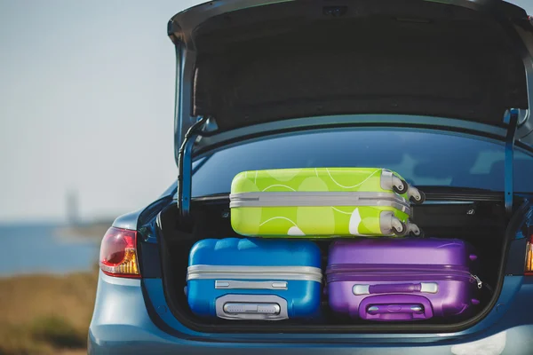 Carro de família, pronto para viajar — Fotografia de Stock