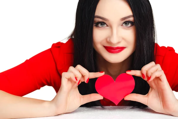 Hermosa mujer con corazón de día de San Valentín . — Foto de Stock