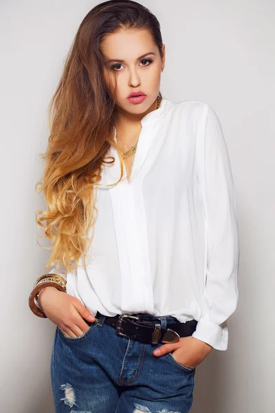 Girl model posing in Studio on gray background — Stock Photo, Image