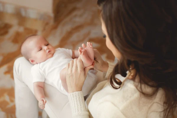 Happy mother with newborn baby — Stock Photo, Image