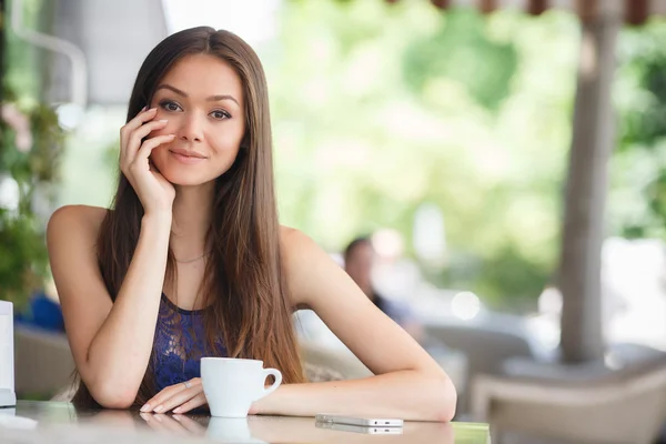 Morning coffee in a cafe for a beautiful woman — Stock fotografie