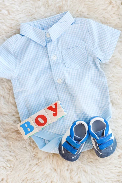 Dětské oblečení pro novorozence. V pastelových barvách — Stock fotografie