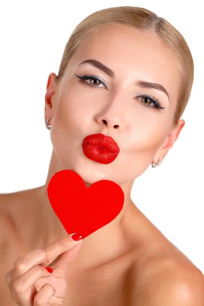 Beautiful gorgeous woman with glamour bright makeup and red heart — Stock Photo, Image