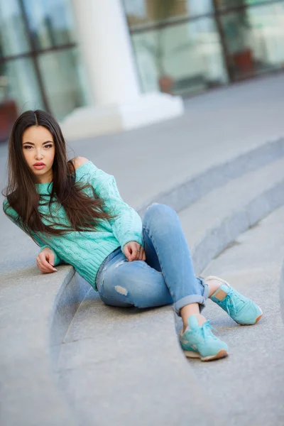 Fashionably dressed woman on the streets of a small Italian town — Stock Photo, Image