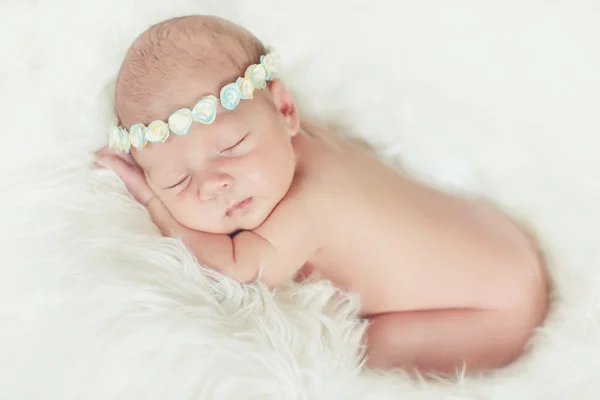 Close-up retrato de um lindo bebê adormecido. — Fotografia de Stock