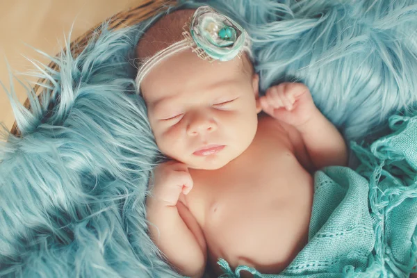 Close-up portrait of a beautiful sleeping baby. — Stock Photo, Image