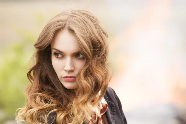 Horizontal portrait of a beautiful girl — Stock Photo, Image