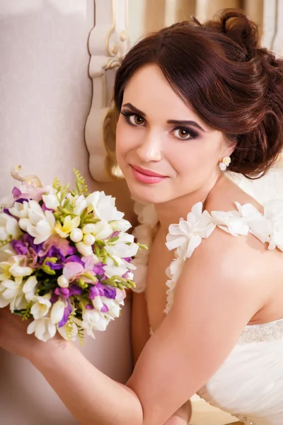 Portrait of a happy bride — Stock Photo, Image