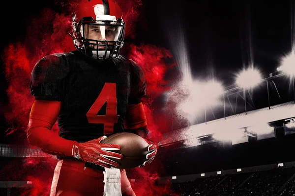 Jogador de futebol americano, atleta desportista de capacete vermelho no fundo do estádio. Esporte e motivação papel de parede. — Fotografia de Stock