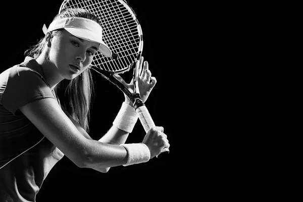 美丽女人网球运动员用球拍的肖像 — 图库照片