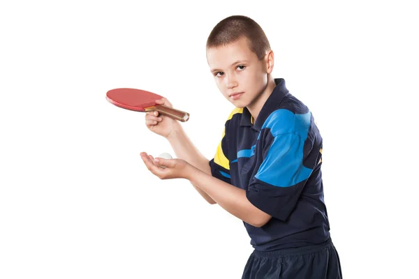 Μικρό αγόρι-παίκτης αντισφαίρισης στο παιχνίδι σε απομονωμένες άσπρο φόντο. Πλάνο δράσης. — Φωτογραφία Αρχείου