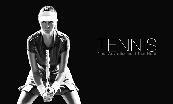 Güzel spor kadın tenisçi bir raket ile portresi