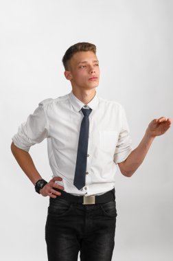 şık genç işadamı