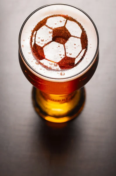 Cerveza de cerveza en la mesa — Foto de Stock