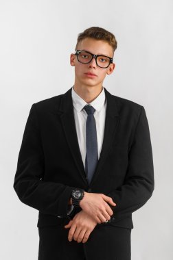 şık genç işadamı