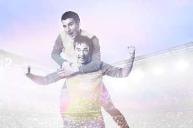 oyuncu gol kutluyor