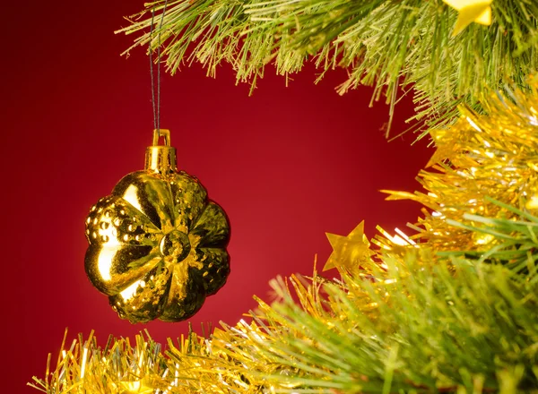 Árvore de Natal em vermelho — Fotografia de Stock