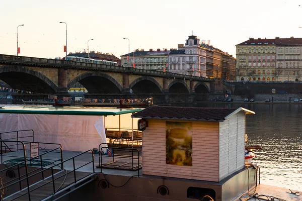 Praga vista de primavera — Fotografia de Stock