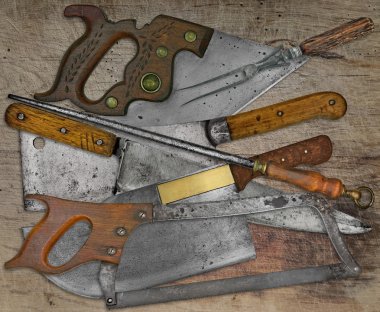 ahşap masa üzerinde Vintage kasap dükkanı mutfak eşyaları