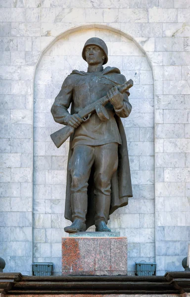 库尔斯克战役纪念建筑群中的胜利拱门。雕塑 — 图库照片