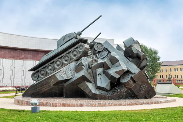 Скульптурная композиция Танковая битва под Прохоровкой - Таран. Россия — стоковое фото