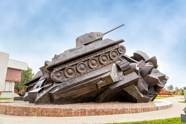 A composição escultórica, batalha de tanques em Prokhorovka - Taran. Rússia — Fotografia de Stock