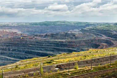 Demir cevheri madenciliği. Zheleznogorsk. Rusya