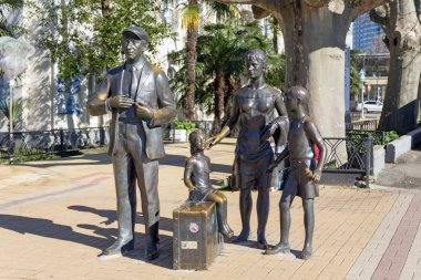 Komedi elmas kol Sochi, Rusya'nın kahramanları Anıtı.