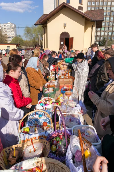 Consacrazione di dolci pasquali e uova — Foto Stock