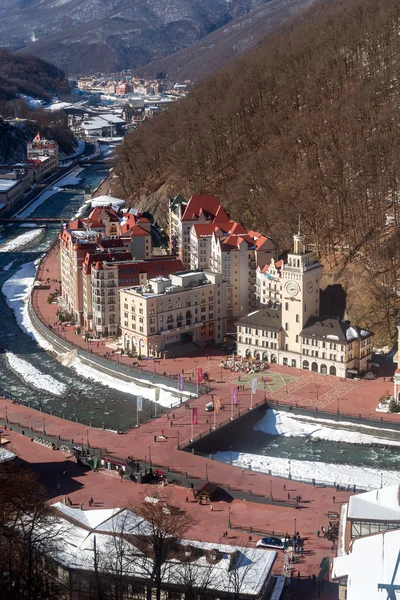 Kayak Merkezi vadi Rosa Khutor içinde. Sochi, Rusya Federasyonu — Stok fotoğraf