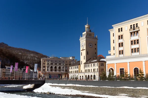 Kayak Merkezi vadi Rosa Khutor içinde. Sochi, Rusya Federasyonu — Stok fotoğraf