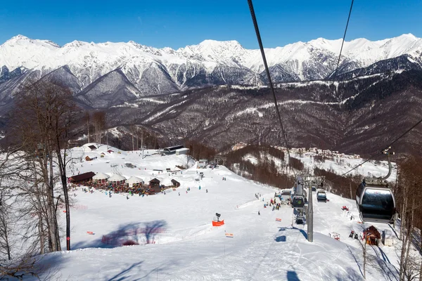 Gondol kaldırın Rosa Khutor Kayak Merkezi, Sochi, Rusya Federasyonu — Stok fotoğraf