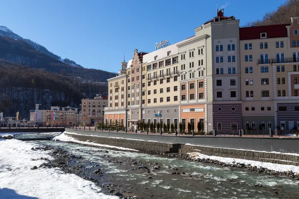 Skigebiet im Tal rosa khutor. Sotschi, Russland — Stockfoto