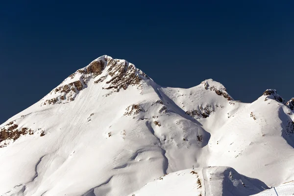 Lyžařské středisko Rosa Khutor. Hory Krasnaya Polyana. Soči, Rusko — Stock fotografie