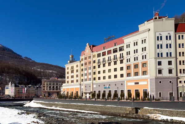 Kayak Merkezi vadi Rosa Khutor içinde. Sochi, Rusya Federasyonu