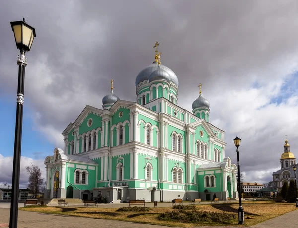 神圣的三位一体的塞拉芬 Diveevo 修道院，Diveevo 俄罗斯 — 图库照片