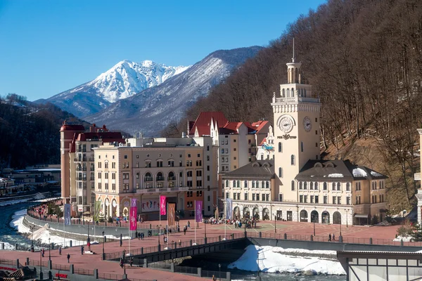 Kayak Merkezi vadi Rosa Khutor içinde. Sochi, Rusya Federasyonu — Stok fotoğraf