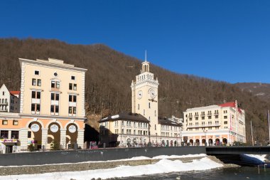 Kayak Merkezi vadi Rosa Khutor içinde. Sochi, Rusya Federasyonu