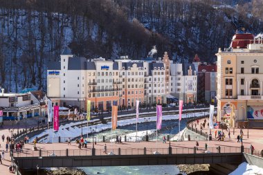Kayak Merkezi vadi Rosa Khutor içinde. Sochi, Rusya Federasyonu