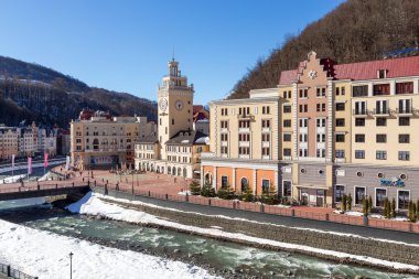 Kayak Merkezi vadi Rosa Khutor içinde. Sochi, Rusya Federasyonu