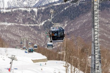 Gondol kaldırın Rosa Khutor Kayak Merkezi, Sochi, Rusya Federasyonu