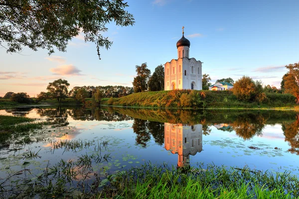 Church Intercession of Holy Virgin on Nerl River. Russia — Stock Photo, Image