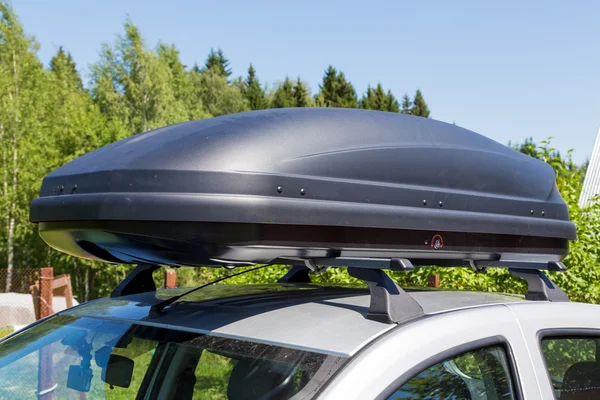 Coche con techo estante con caja de carga —  Fotos de Stock